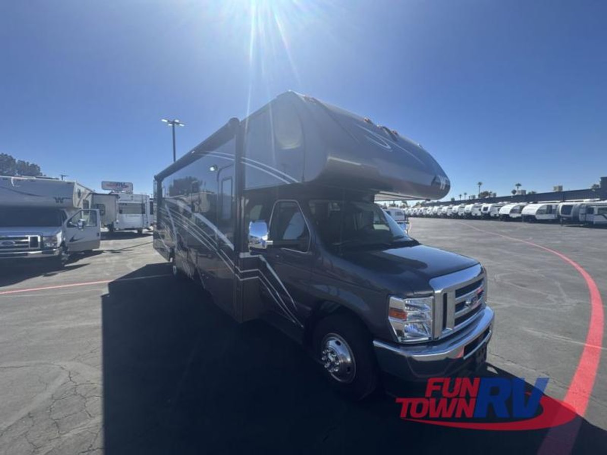2025 Winnebago Minnie Winnie