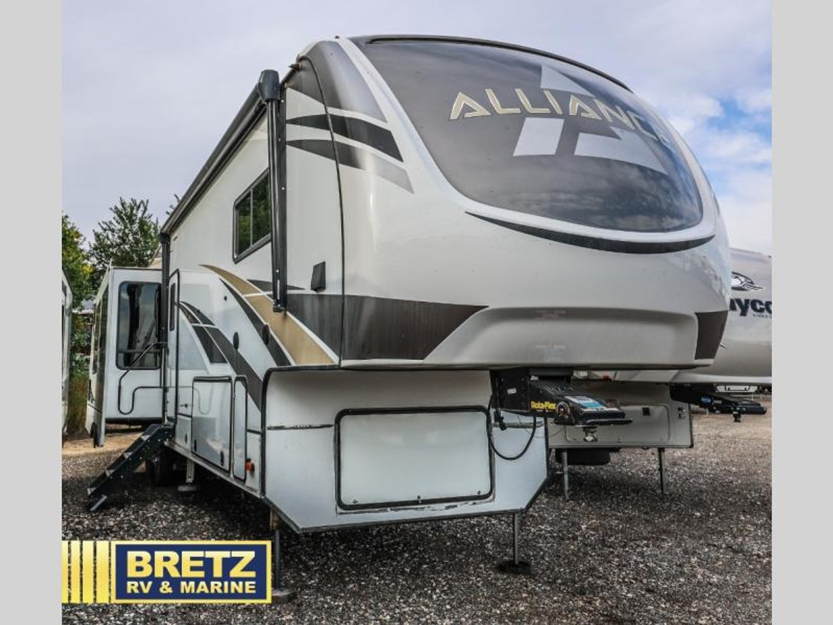 2021 Alliance RV Paradigm