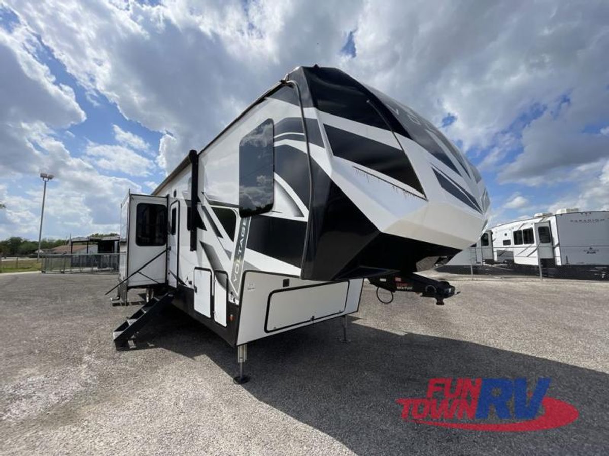 2022 Dutchmen RV Voltage