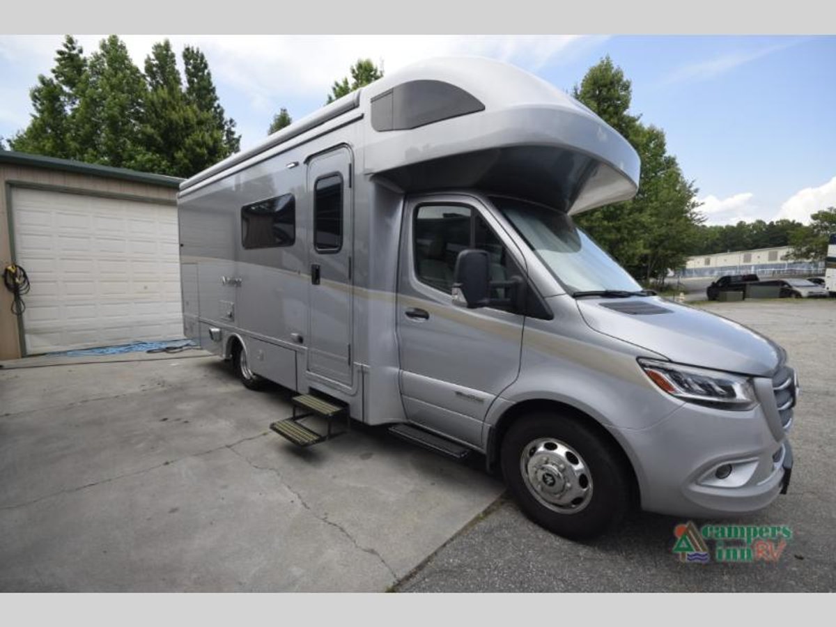 2025 Winnebago Navion