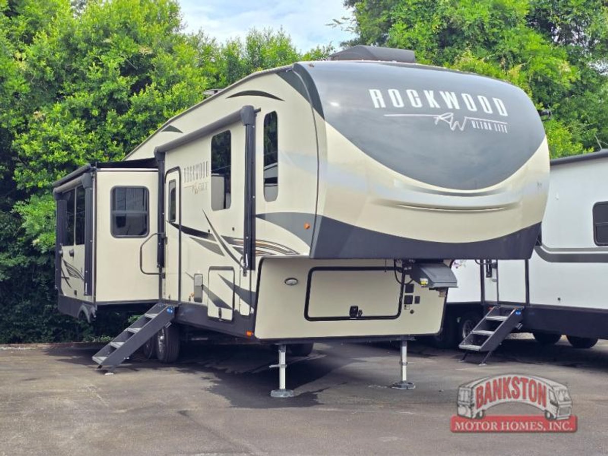 2022 Rockwood Ultra Lite 2893BS