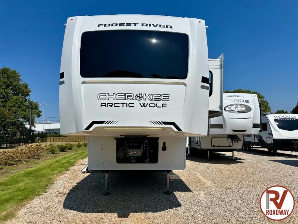2026 Cherokee Arctic Wolf 3750SUITE