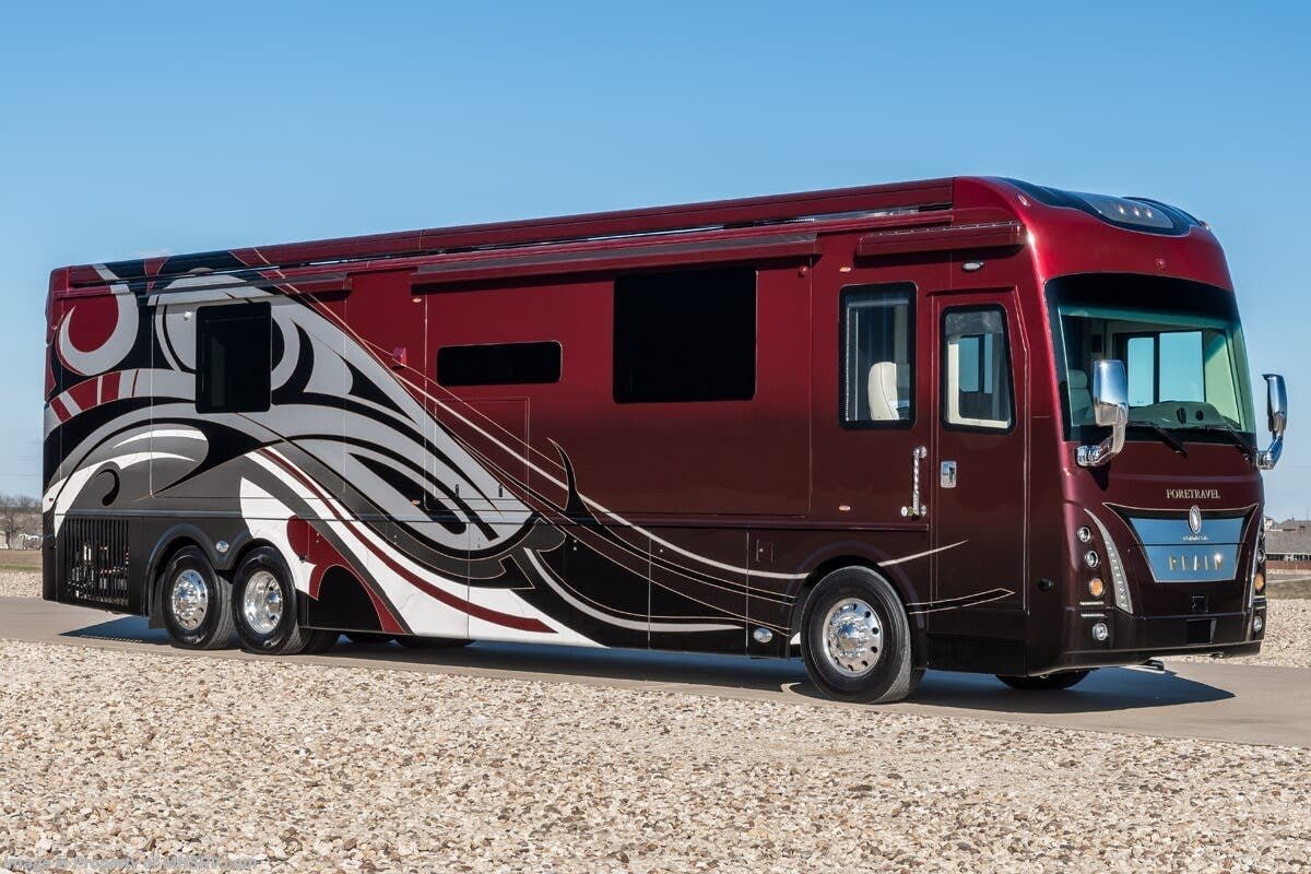 2025 Foretravel Realm Presidential Luxury Villa Master Suite (LVMS) Bath & 1/2