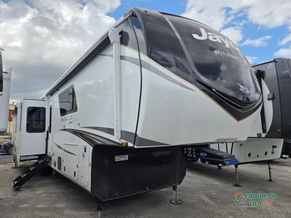 2026 Jayco Pinnacle