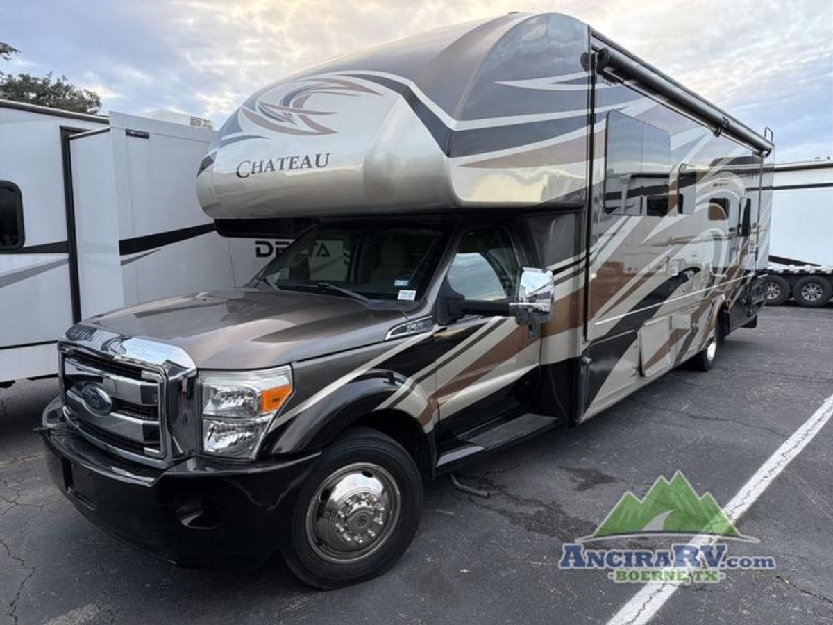 2017 Thor Motor Coach Chateau Super C
