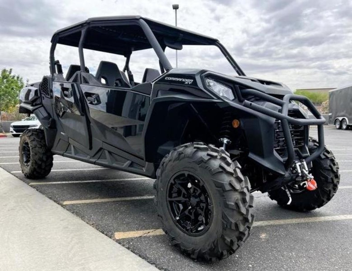2026 Can-Am Commander MAX XT 700