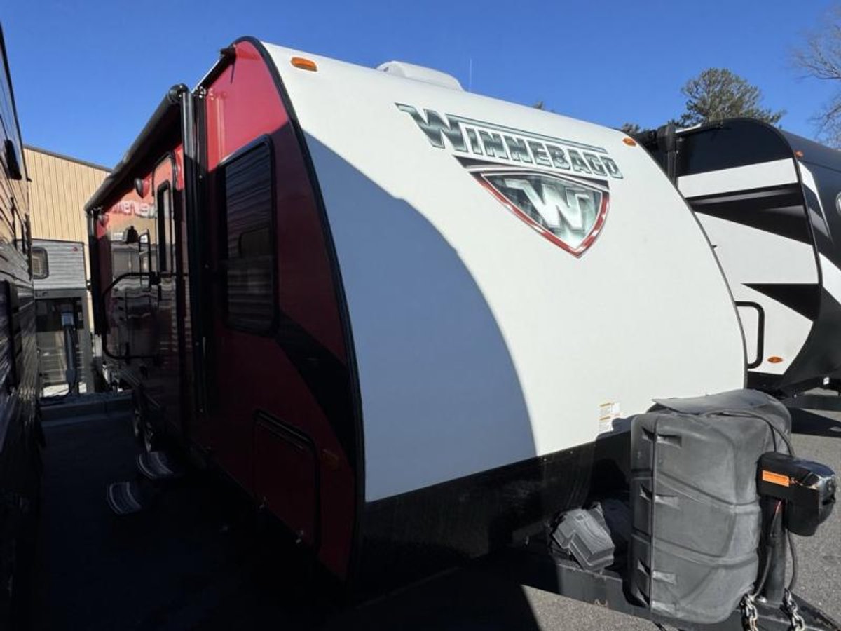 2017 Winnebago Industries Towables Minnie