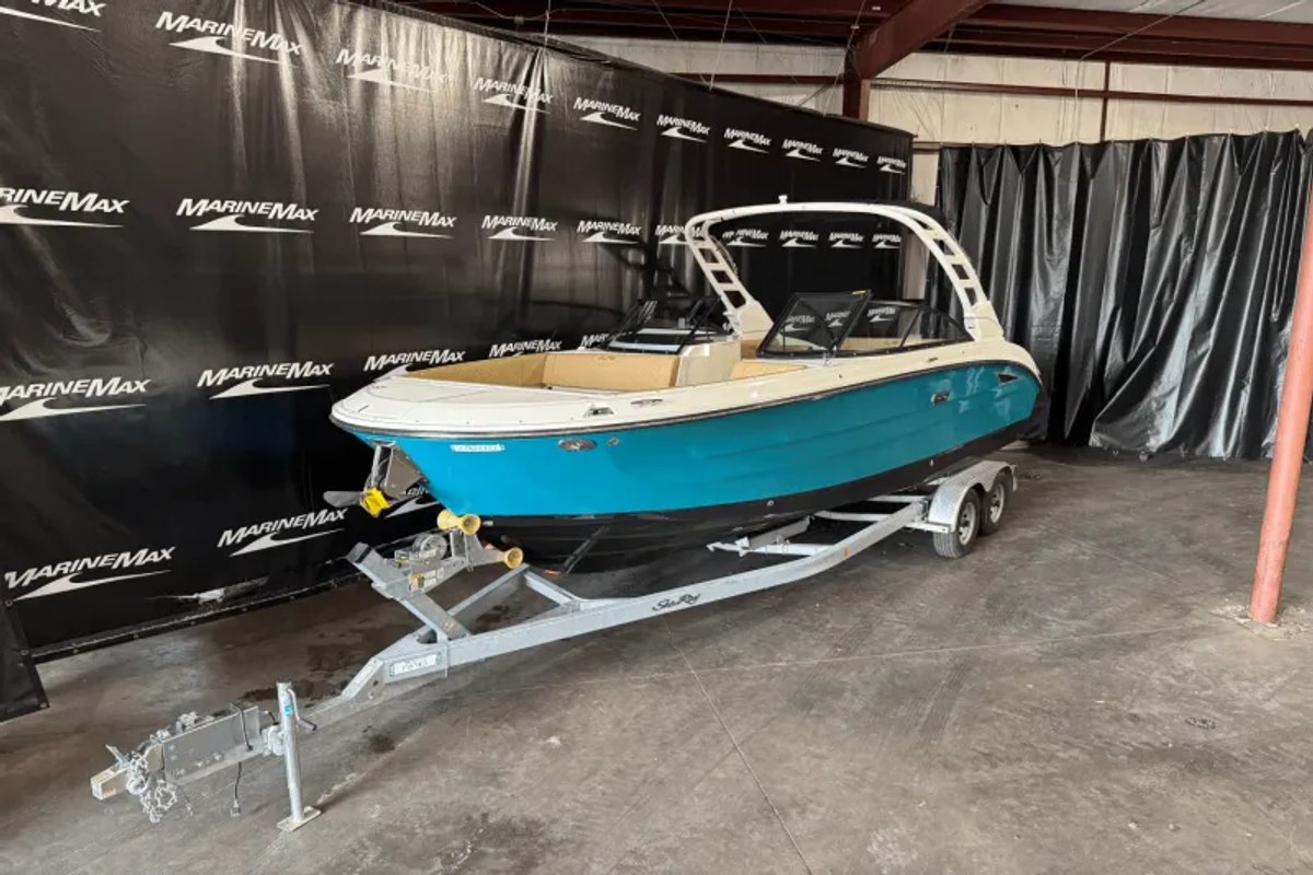 2025 Sea Ray SDX 270