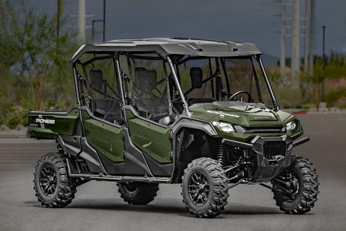2025 Honda Pioneer 1000-6 Deluxe Crew