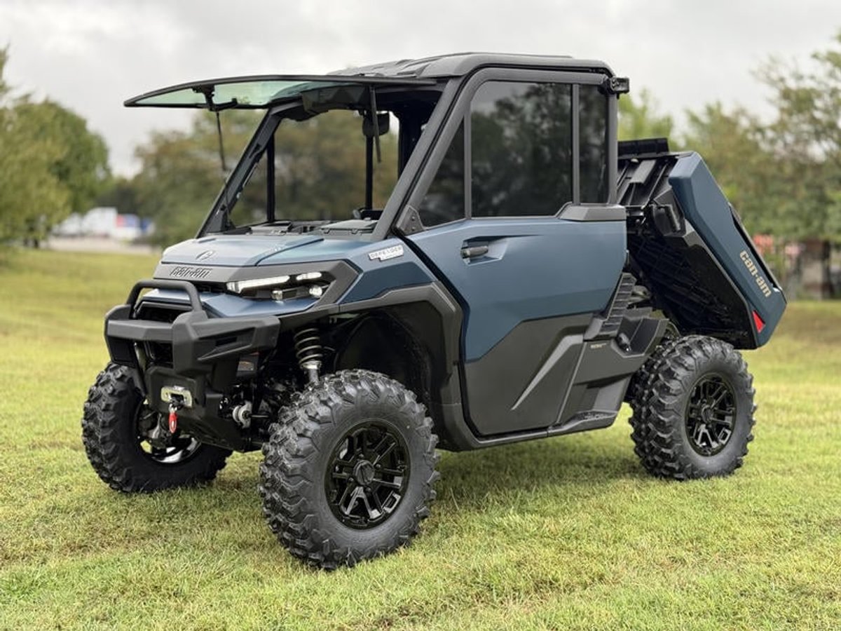 2026 Can-Am Defender Limited HD11