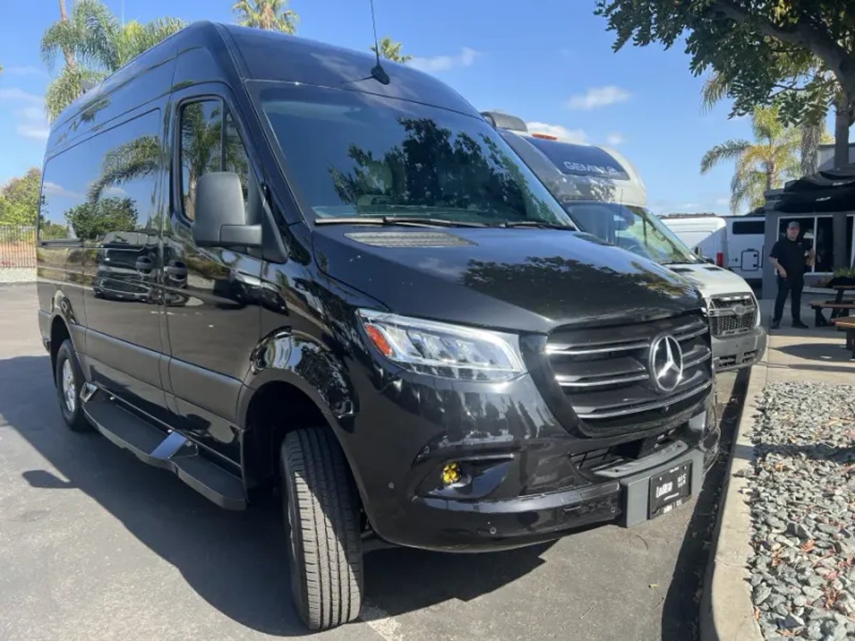 2024 Midwest Automotive Designs LUXE CRUISER