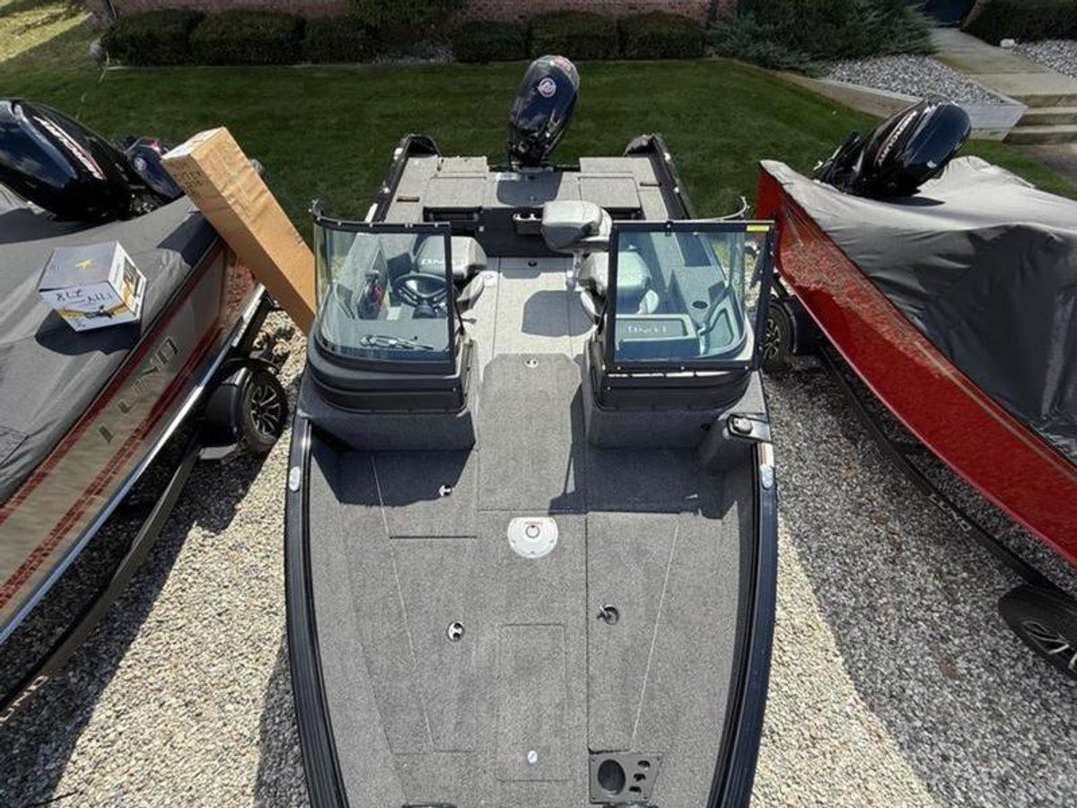 2026 Lund 1775 Impact XS Sport