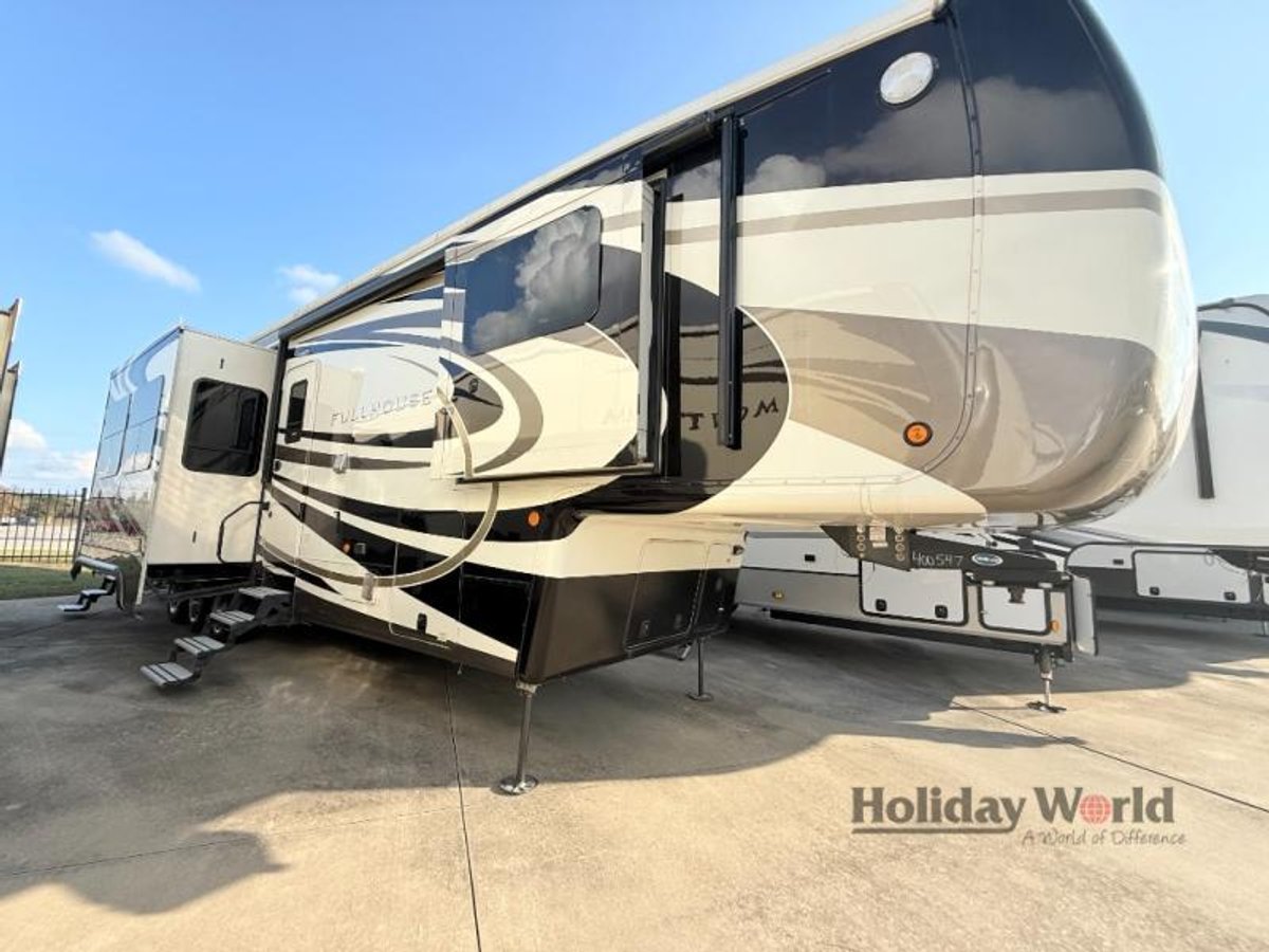 2019 DRV Luxury Suites FullHouse