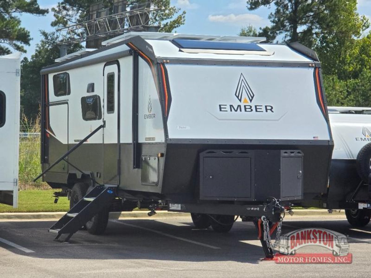 2026 Overland Series 221MSL