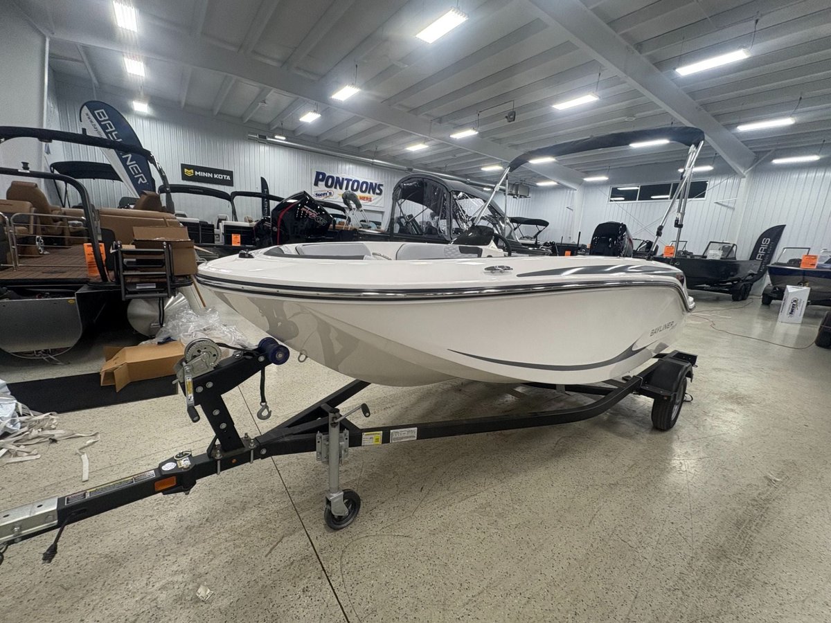 2025 Bayliner M15