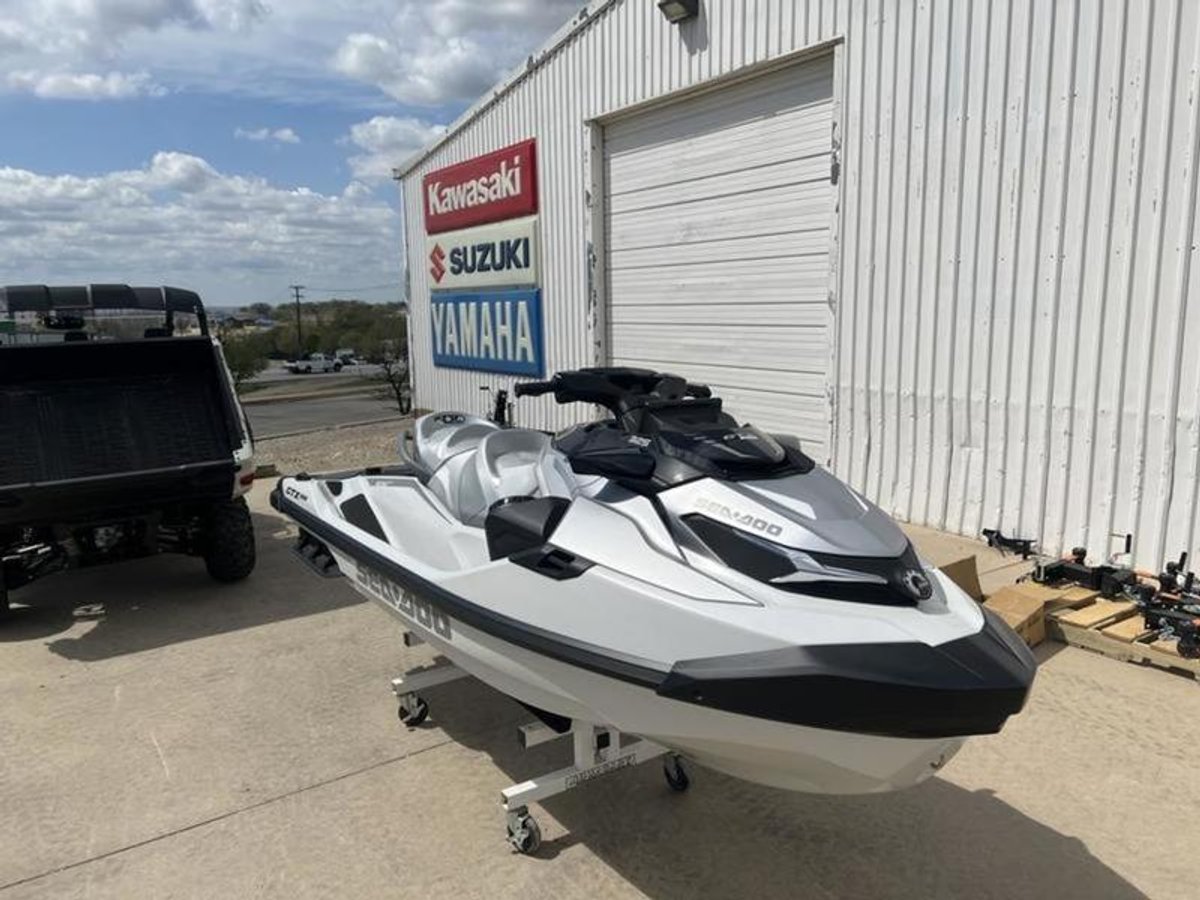 2025 Sea-Doo GTX Limited 325 White Pearl Premium