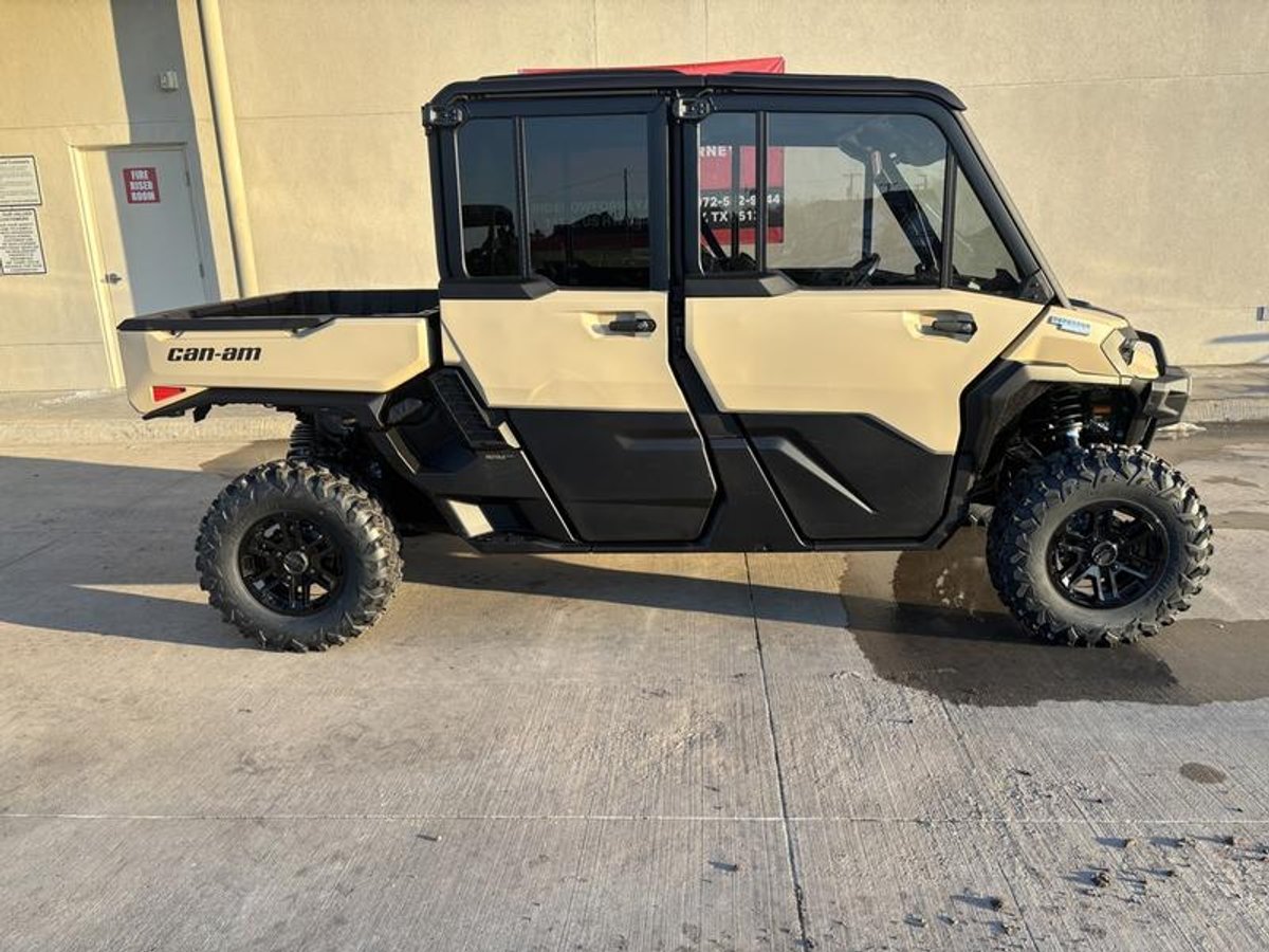 2026 Can-Am Defender MAX Limited HD11 Desert Tan & Carbon Black