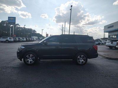 2022 Ford Expedition — side profile view