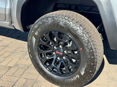 2026 GMC Canyon — detail view