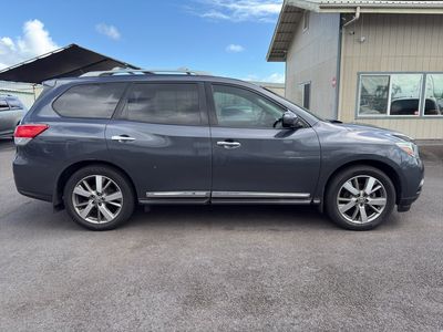 2014 Nissan Pathfinder — interior view