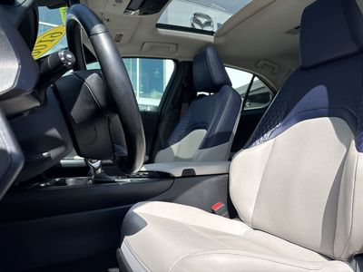 2019 Lexus UX — detail view