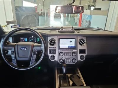 2015 Ford Expedition EL — interior view