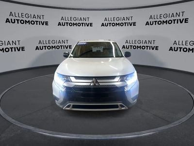2020 Mitsubishi Outlander — detail view