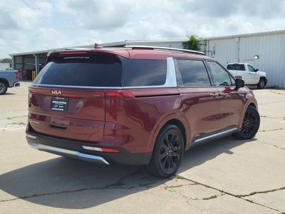 2022 Kia Carnival — detail view