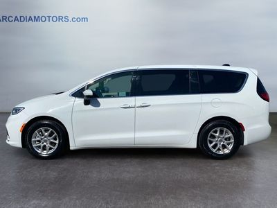 2023 Chrysler Pacifica — side profile view