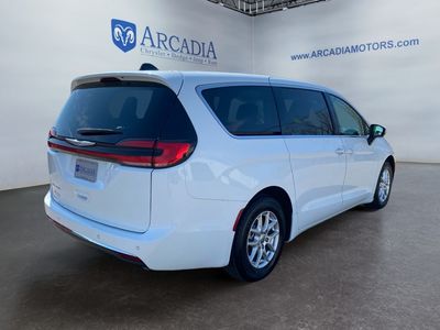 2023 Chrysler Pacifica — detail view