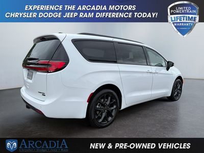 2027 Chrysler Pacifica — detail view