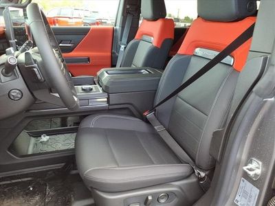 2026 GMC HUMMER EV SUV — detail view
