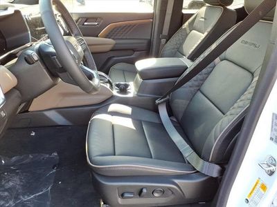 2026 GMC Canyon — detail view