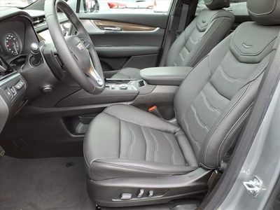 2025 Cadillac XT6 — detail view