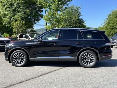 2022 Lincoln Aviator — side profile view
