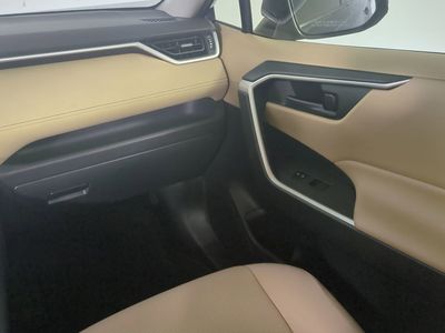 2019 Toyota RAV4 - Photo 19