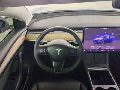 2022 Tesla Model 3 - Photo 18