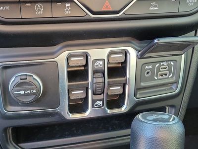 2021 Jeep Wrangler - Photo 32