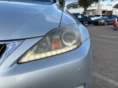 2015 Lexus IS - Photo 9