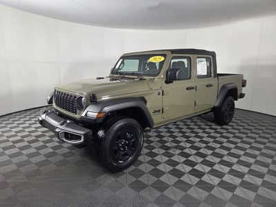 2025 Jeep Gladiator - Photo 4
