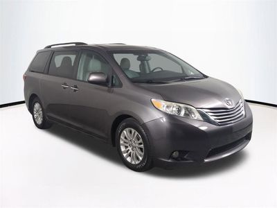 2016 Toyota Sienna - Photo 2