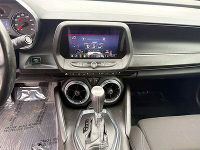 2021 Chevrolet Camaro - Photo 17