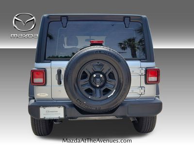 2022 Jeep Wrangler - Photo 9