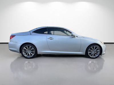 2015 Lexus IS - Photo 2