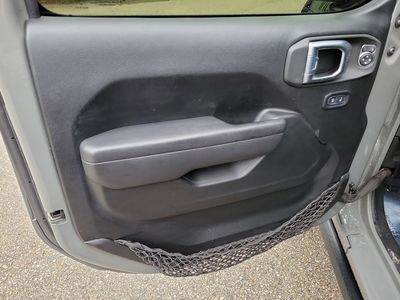 2022 Jeep Wrangler - Photo 17
