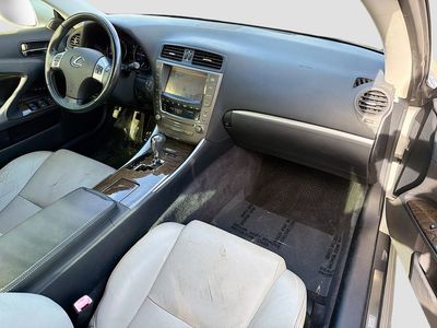 2015 Lexus IS - Photo 13