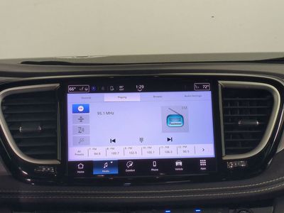 2023 Chrysler Pacifica - Photo 22