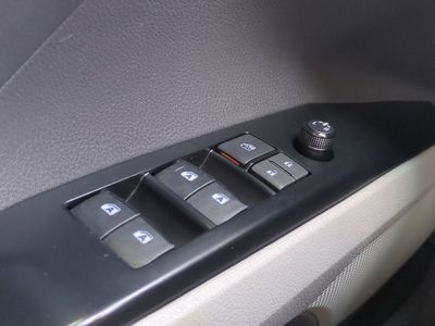 2019 Toyota Camry - Photo 28