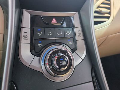 2013 Hyundai Elantra - Photo 24