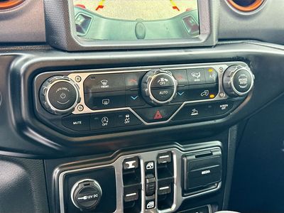 2022 Jeep Gladiator - Photo 32